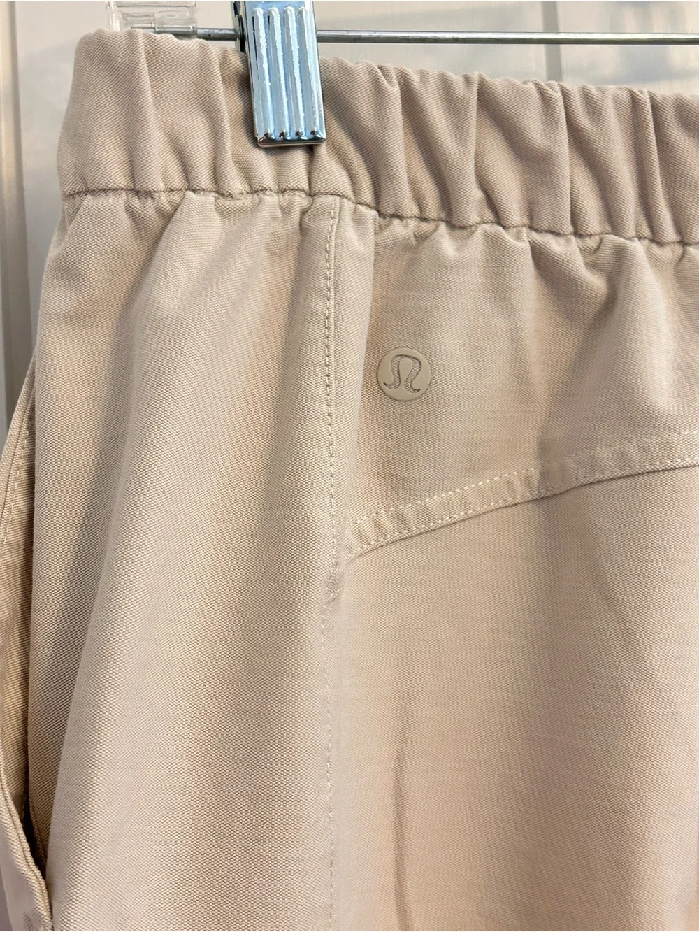 Lululemon Light Utilitech Cargo Pocket High Rise Crop Natural Ivory Size 28